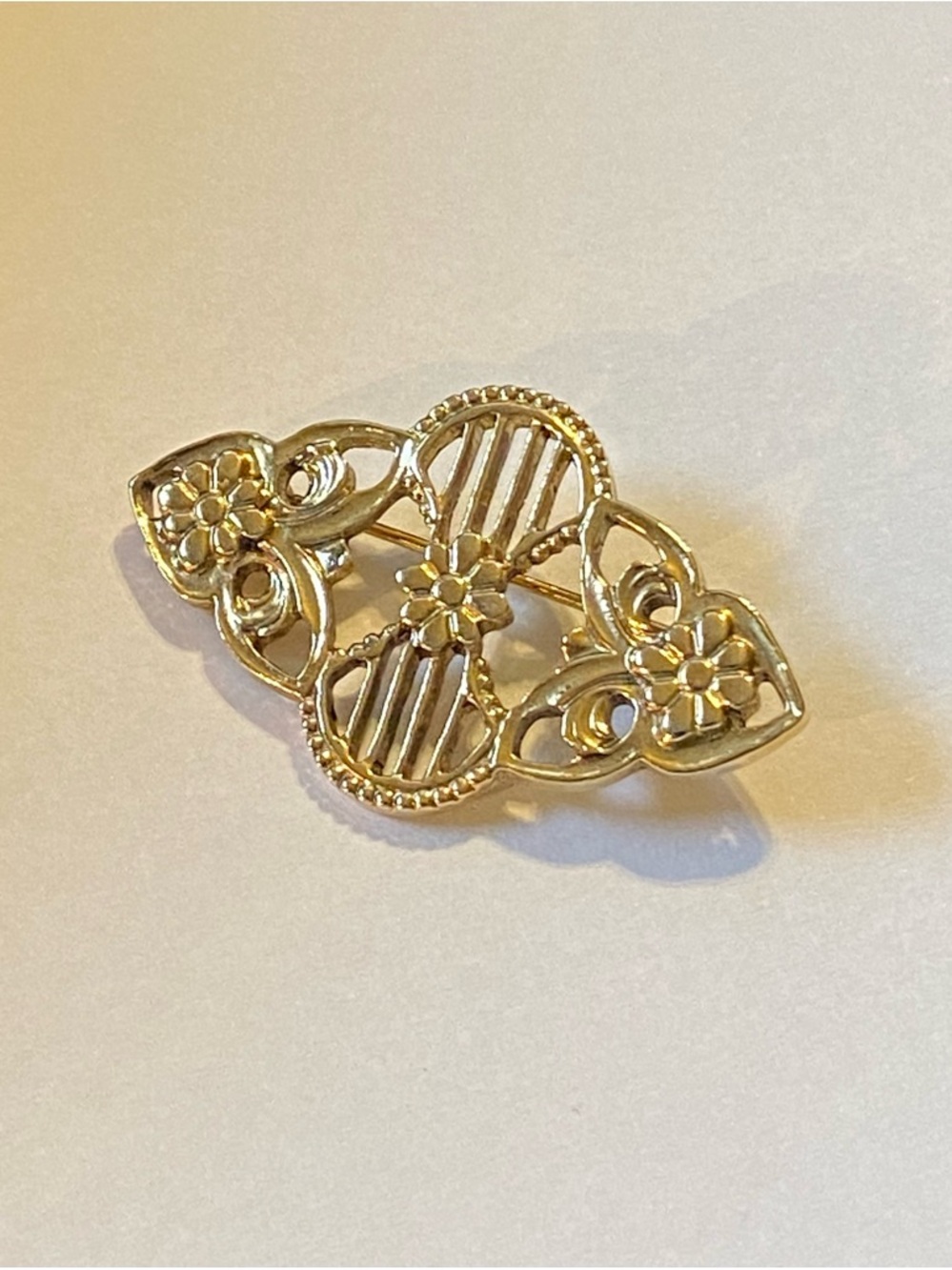 Vintage Gold Tone Floral Filigree Brooch